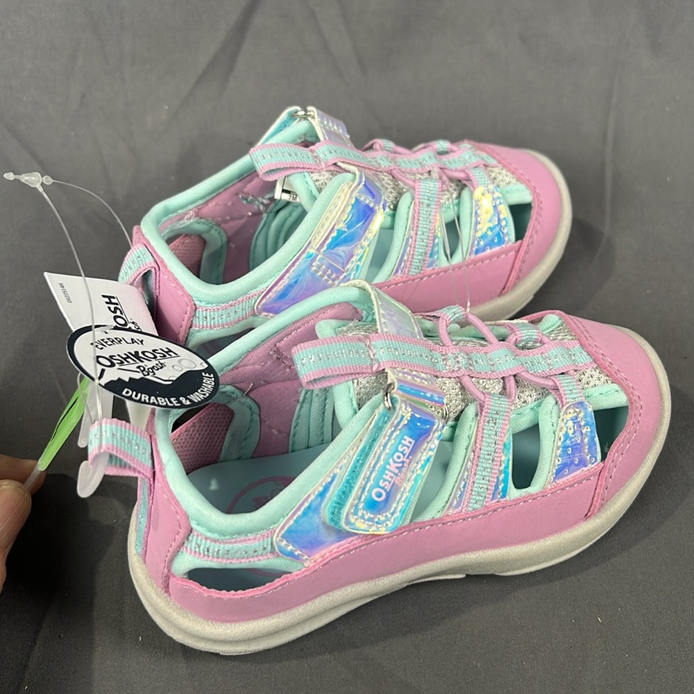 Brand New OshKosh B'Gosh "Everplay" Girl's/Toddler Bump-Toe Sandals. - Picture 3 of 8